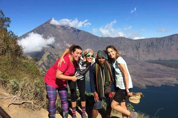 Hiking Rinjani Volcano To Crater Rim Senaru Days Group Syam