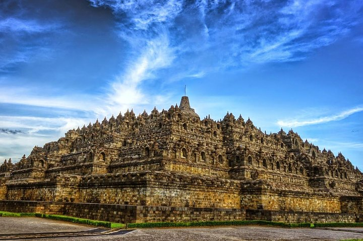 Tiket Private Borobudur Sunrise And Prambanan Temple Tour With German