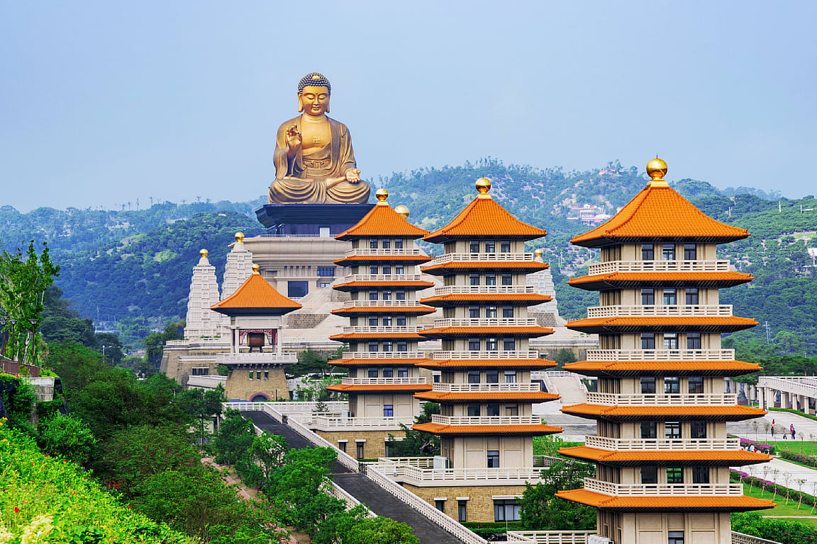 Tiket Kaohsiung Fo Guang Shan Buddha Museum and Lotus Pond Tour Harga Promo