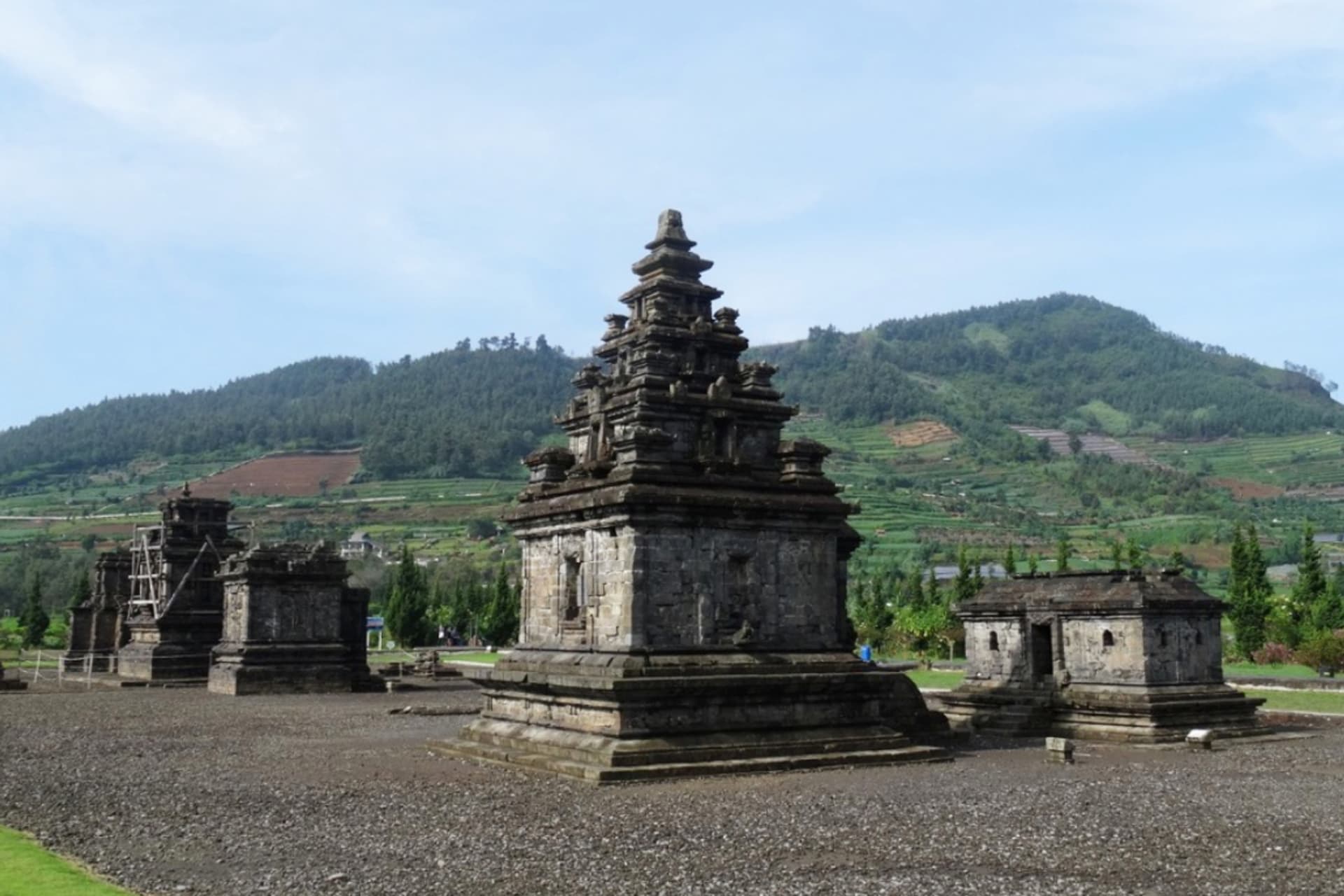 Dataran Tinggi Dieng (4).jpg