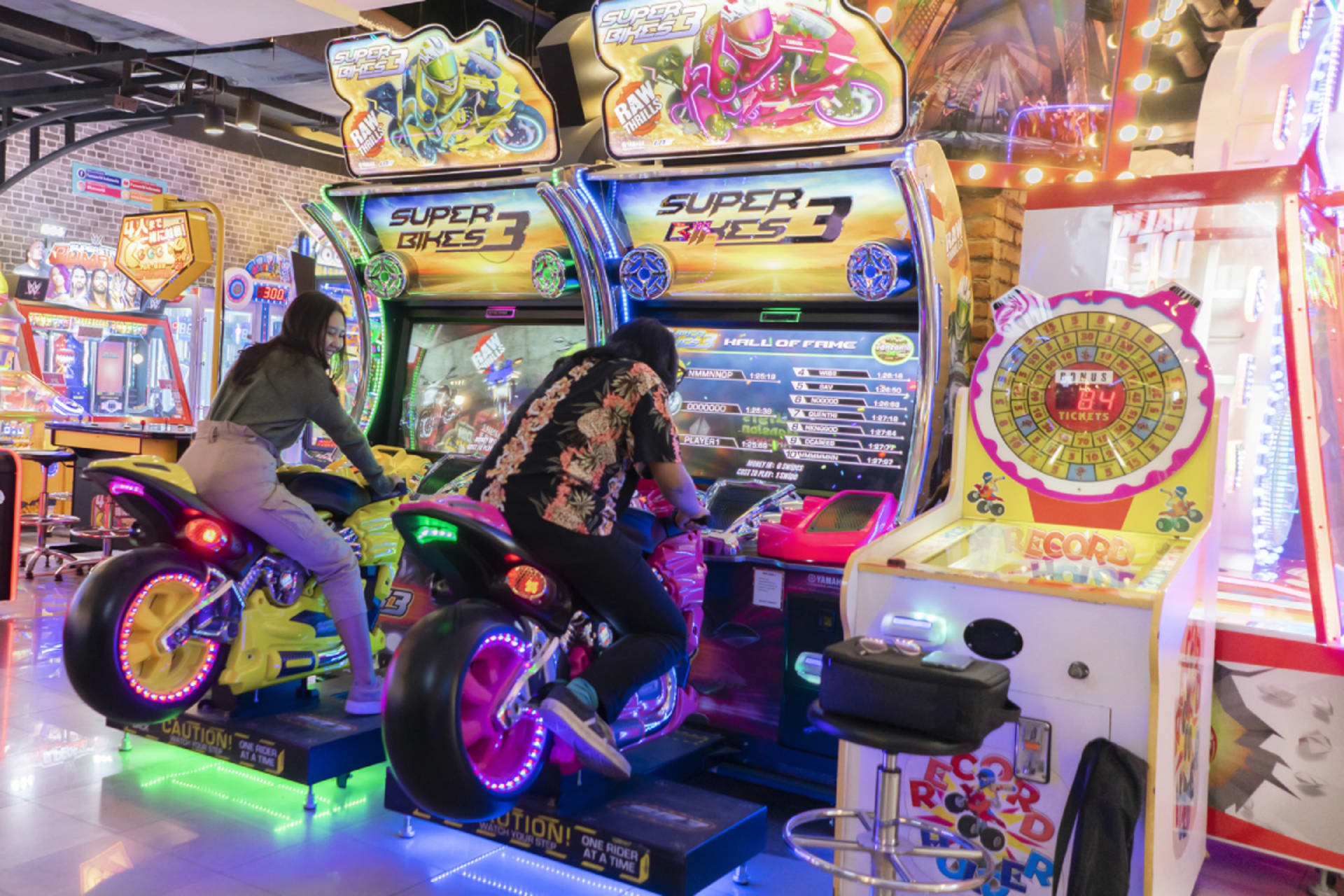 Funworld Pinisi Point Makassar 2J1Xwkhk