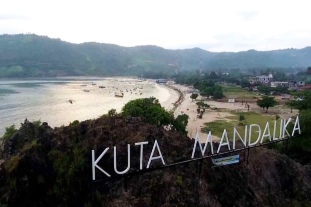 Tour Mandalika & Monkey Forest Lombok By Kusuma Lombok Tour