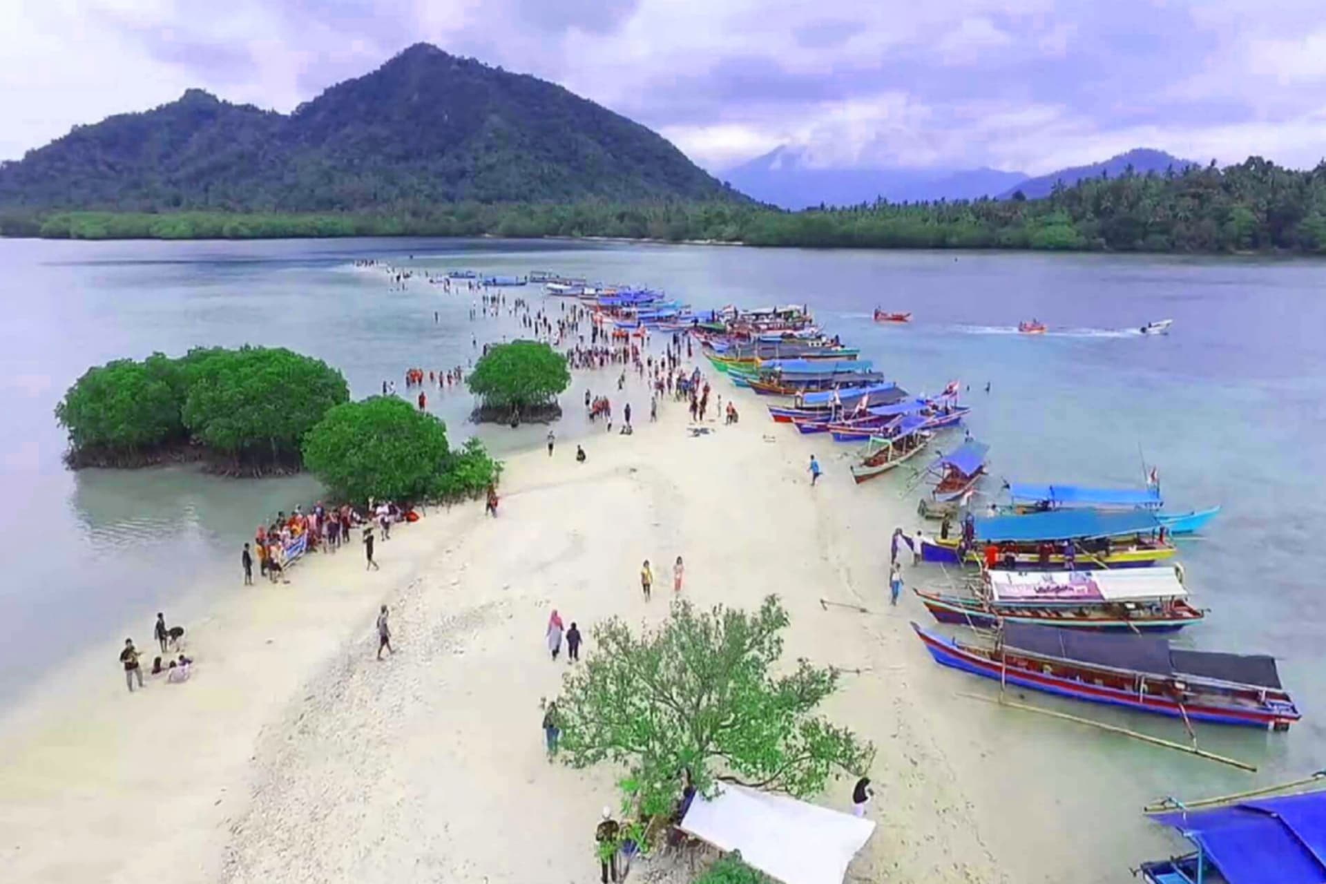 Pulau Pahawang: Keindahan Alam yang Membuatmu Jatuh Cinta pada Lampung  