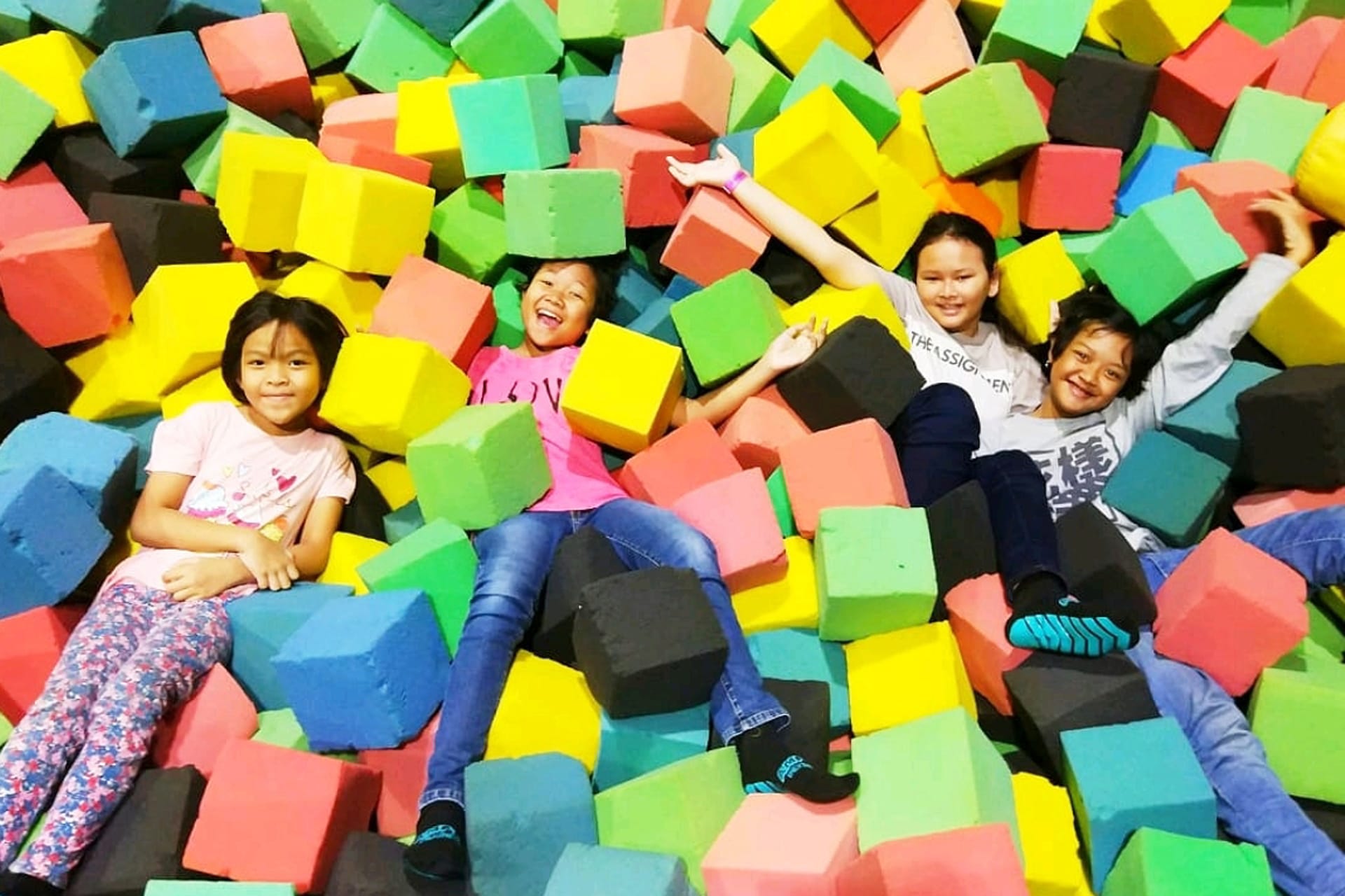 Tiket AMPED Trampoline Park Surabaya Harga Promo