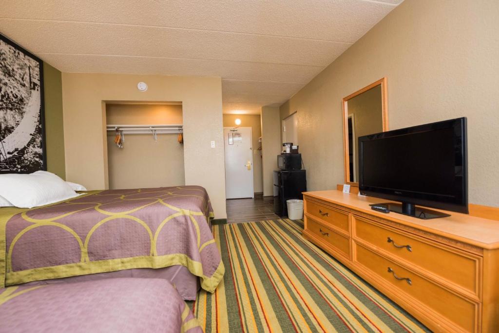 Bed 8