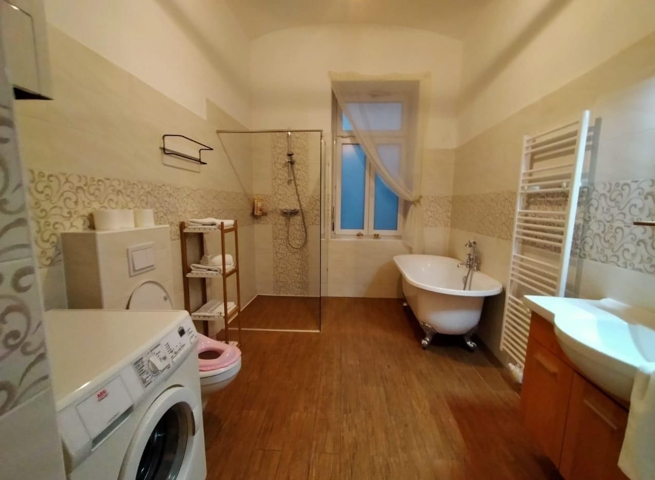 userImage-6