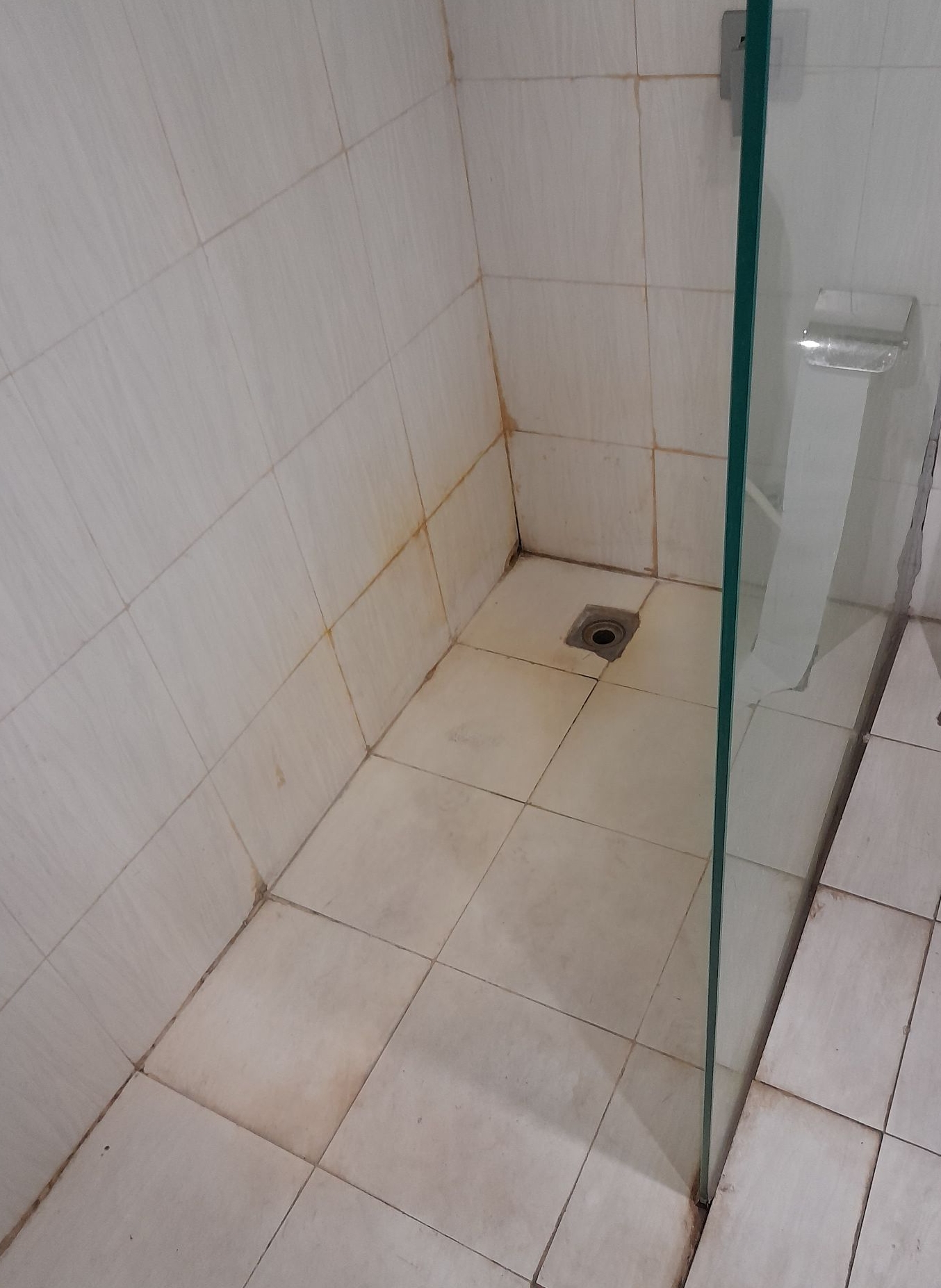 Win Grand Hotel, Bekasi Cheap Booking at