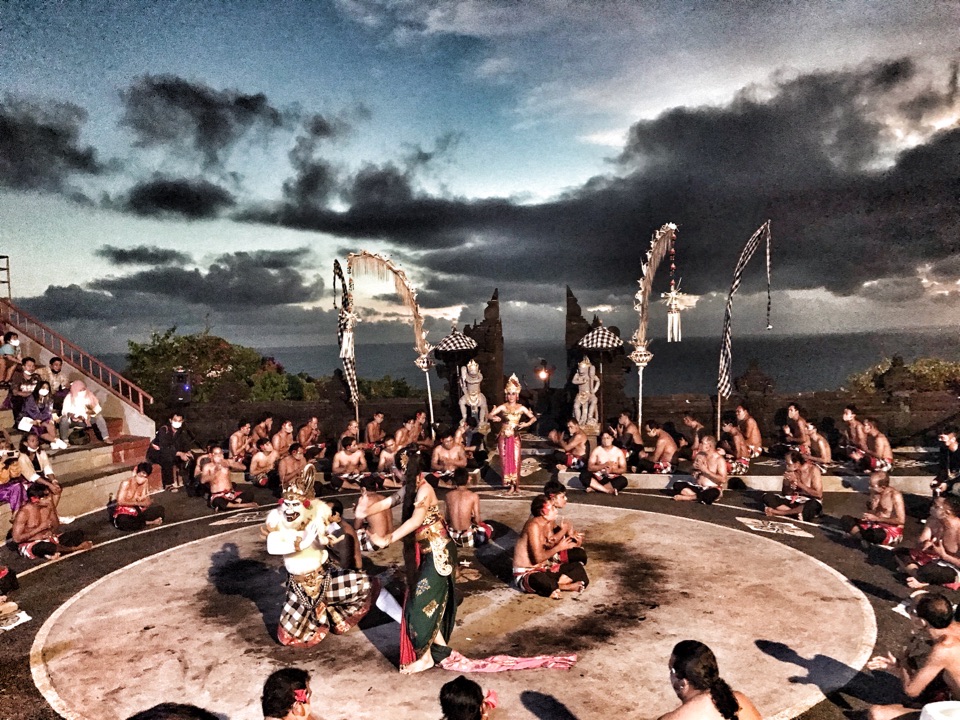 Tiket Uluwatu Kecak & Fire Dance Harga Promo - Tiket.com