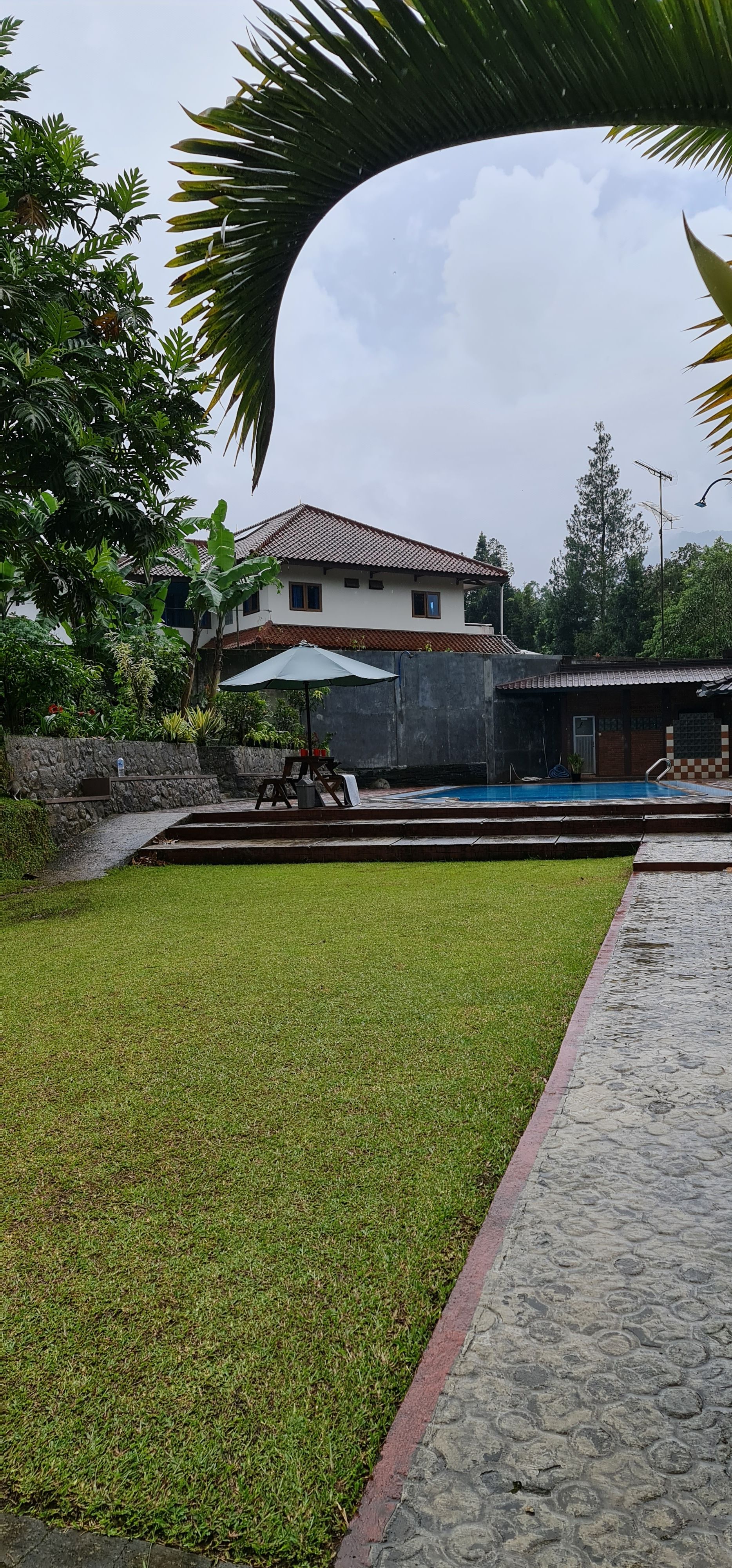 Villa Mandalagiri Puncak 4BR with Private Pool, Bogor Booking Murah di