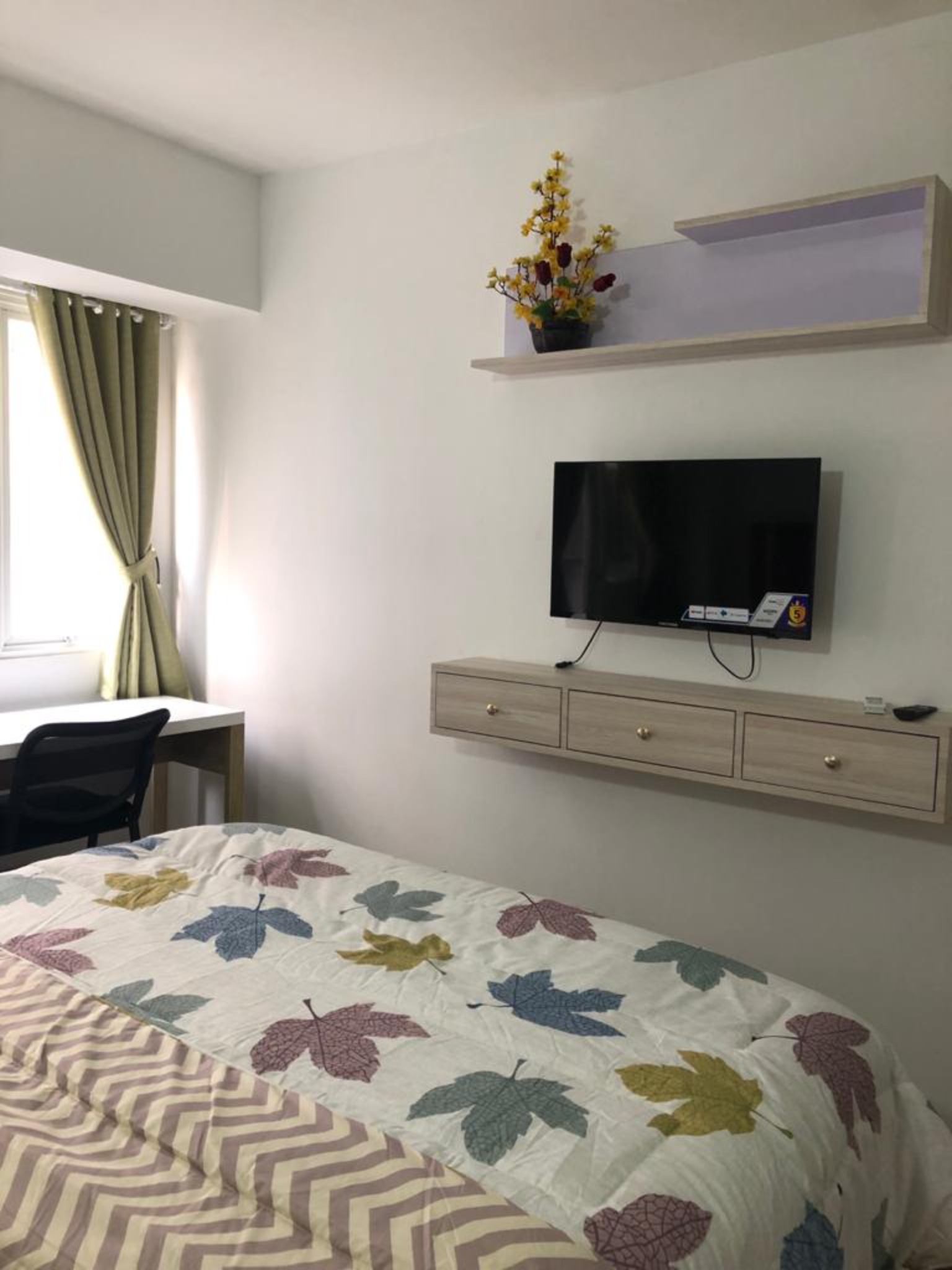 bedroom 13