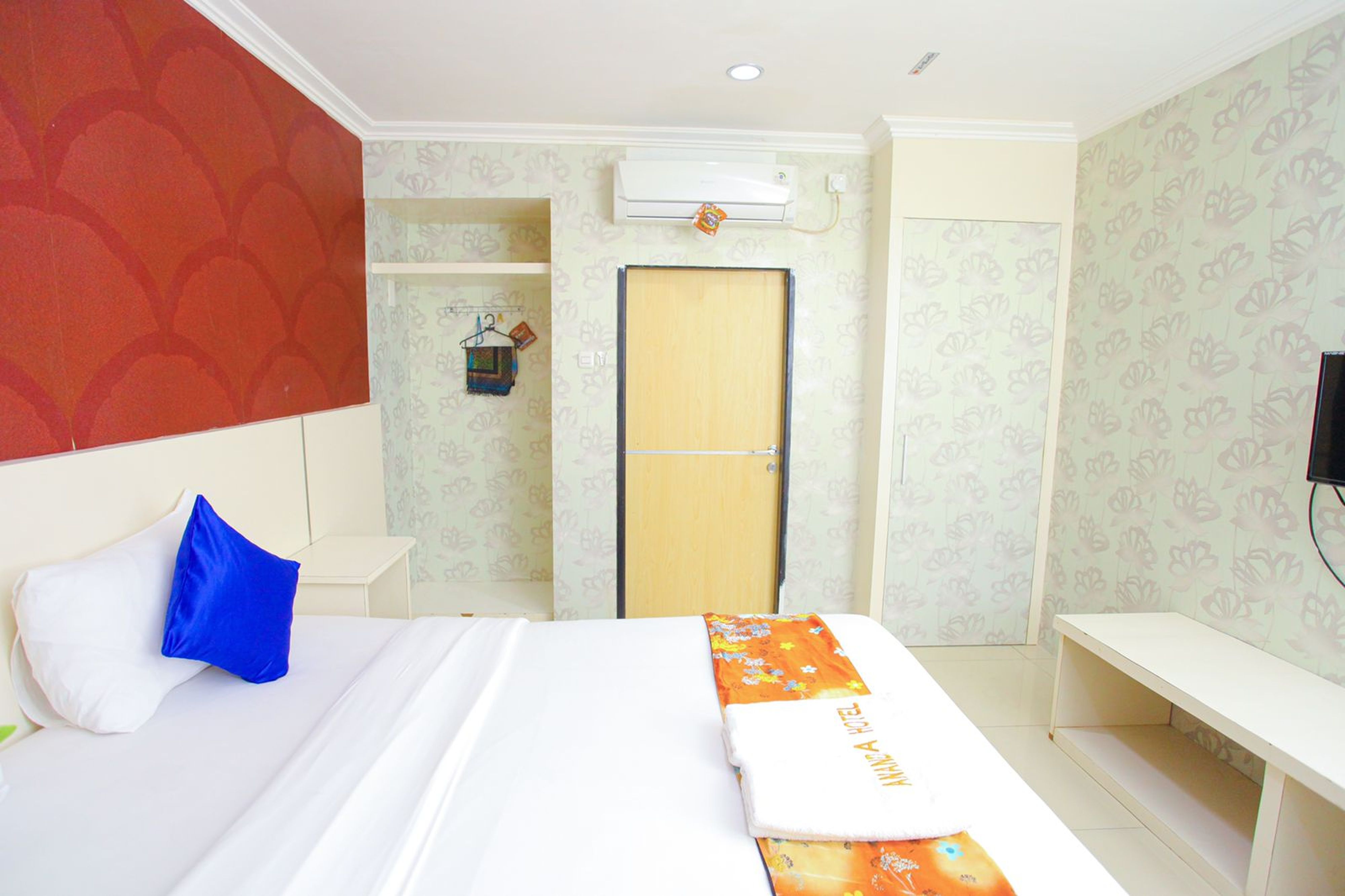 bedroom 6