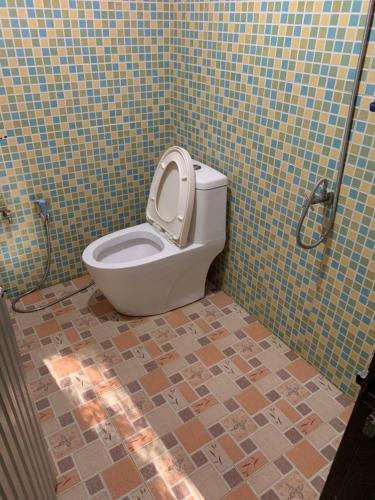 bathroom 10