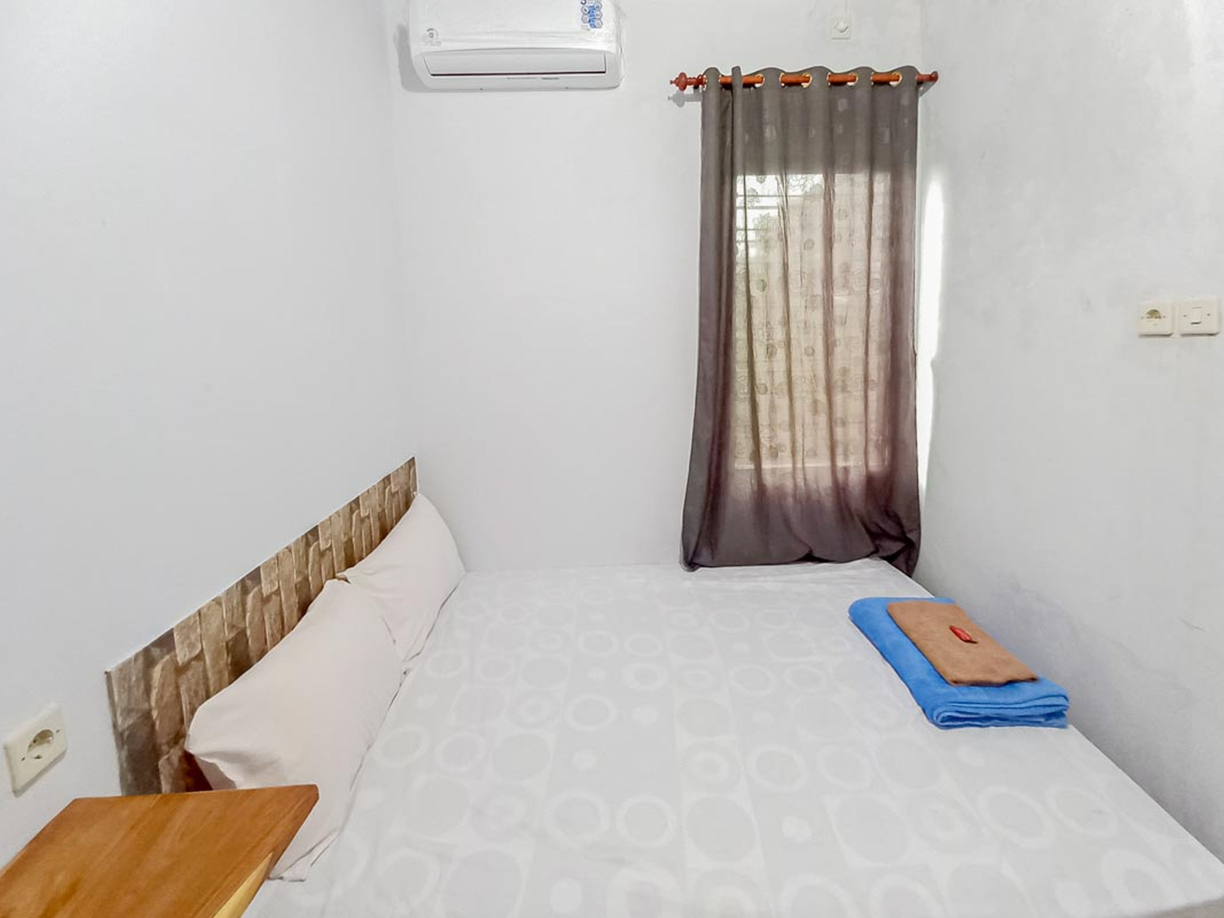 bedroom 13