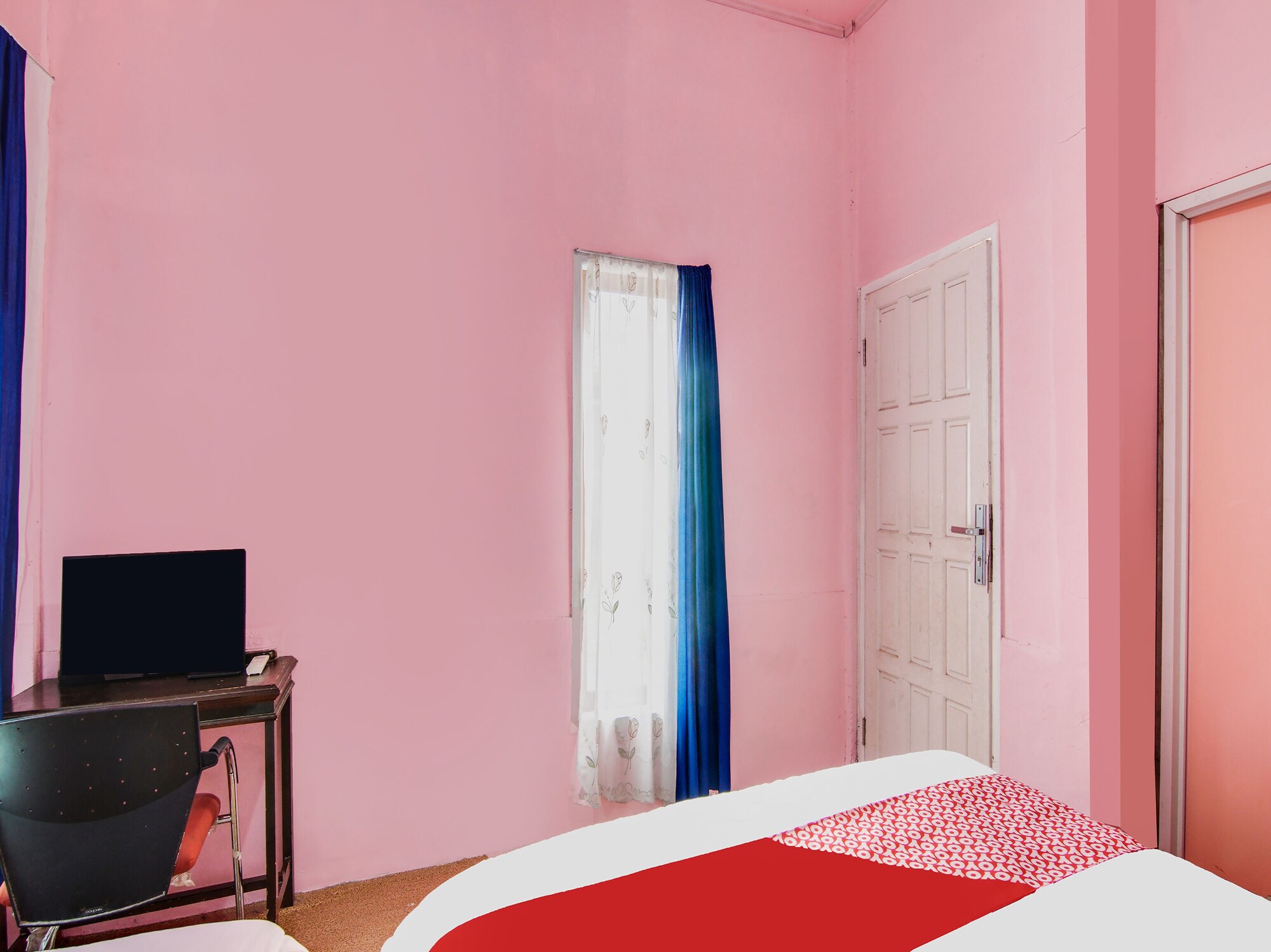 bedroom 18