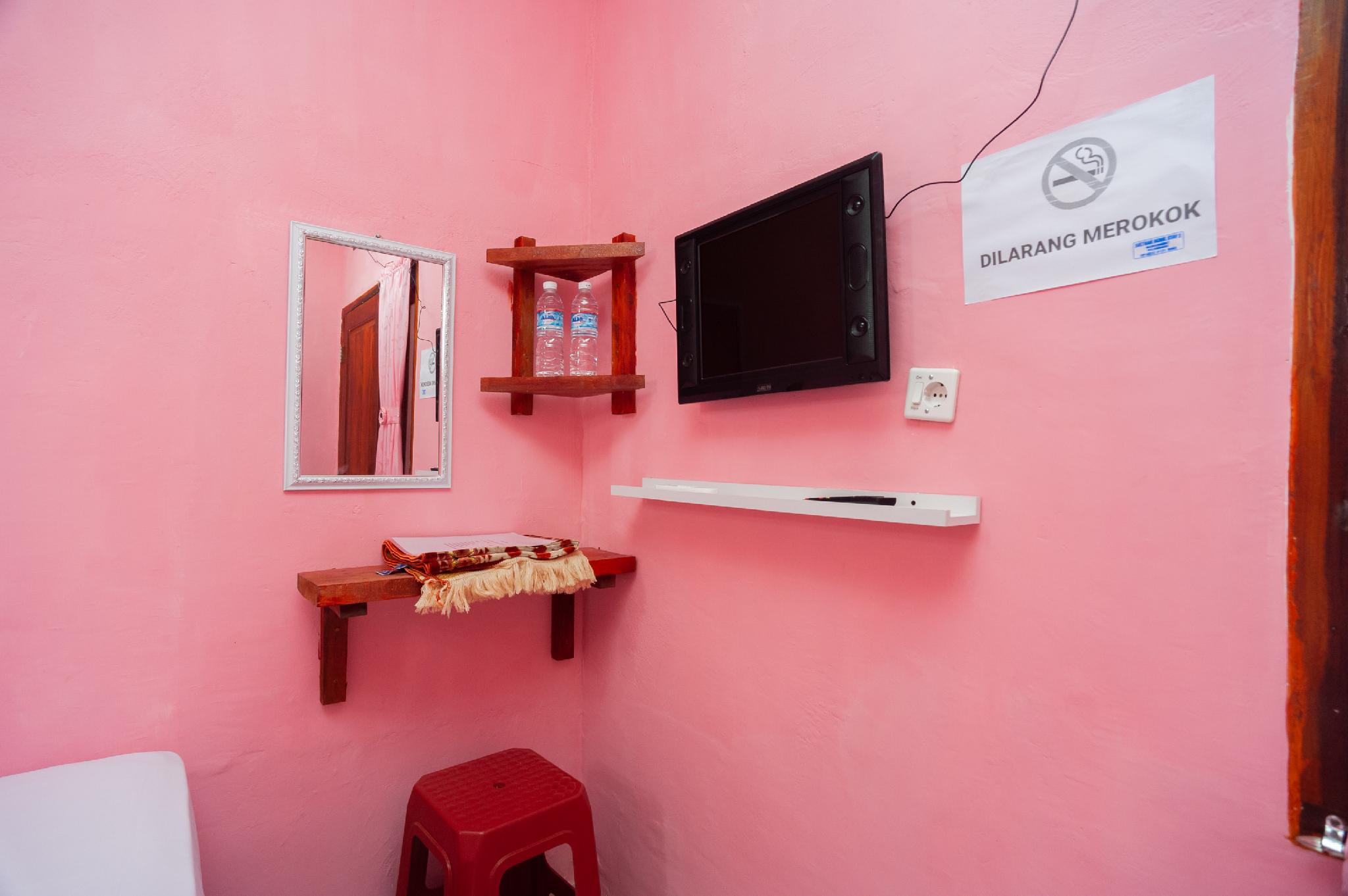 bedroom 13