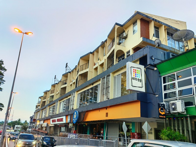 Hotel 98