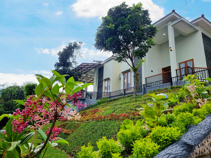 Moya Villa