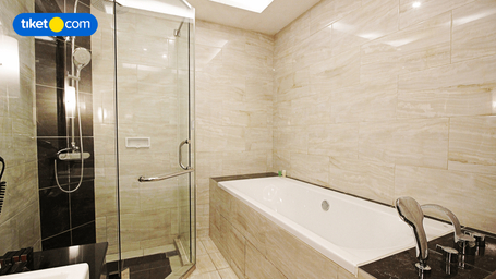 Bathroom 6