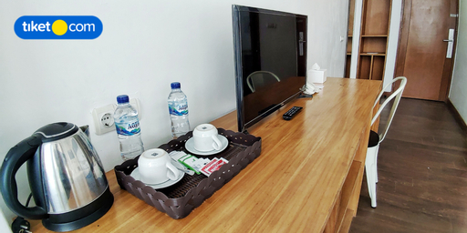 Living Area 2
