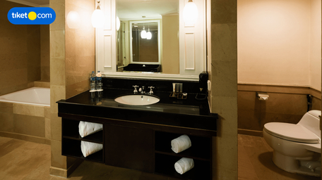 Bathroom 7