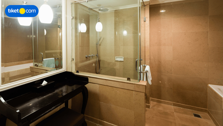 Bathroom 8