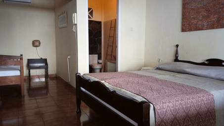 Living Area 2