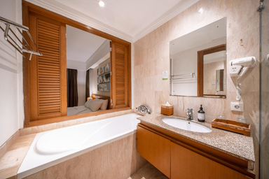 Bathroom 11