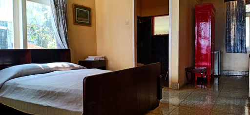 Living Area 2