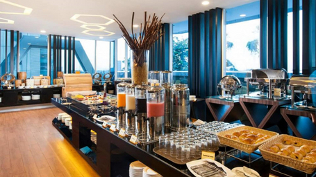 Food & Drinks