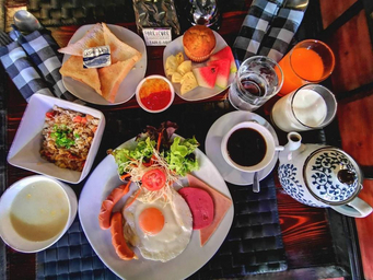Food & Drinks