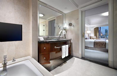 Bathroom 10