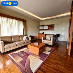 Living Area 3