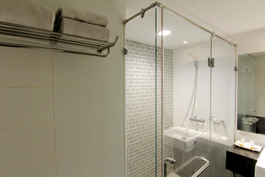 Bathroom 6