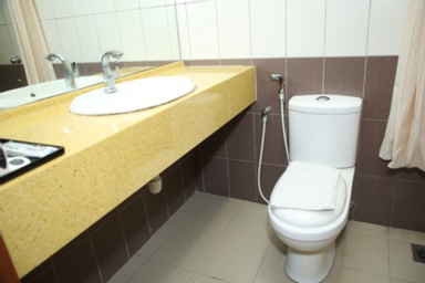 Bathroom 8