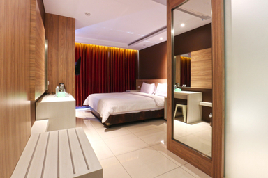 Bedroom 8