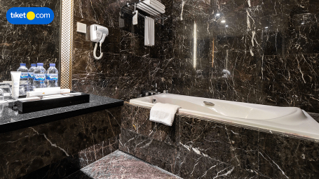 Bathroom 15