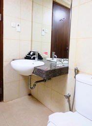 Bathroom 9