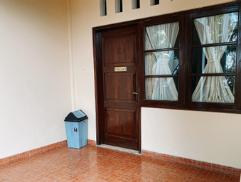 Exterior & Views 8