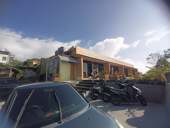 Exterior 9