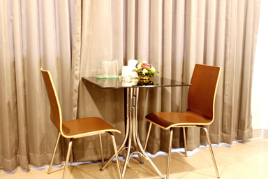 Dining Room 8