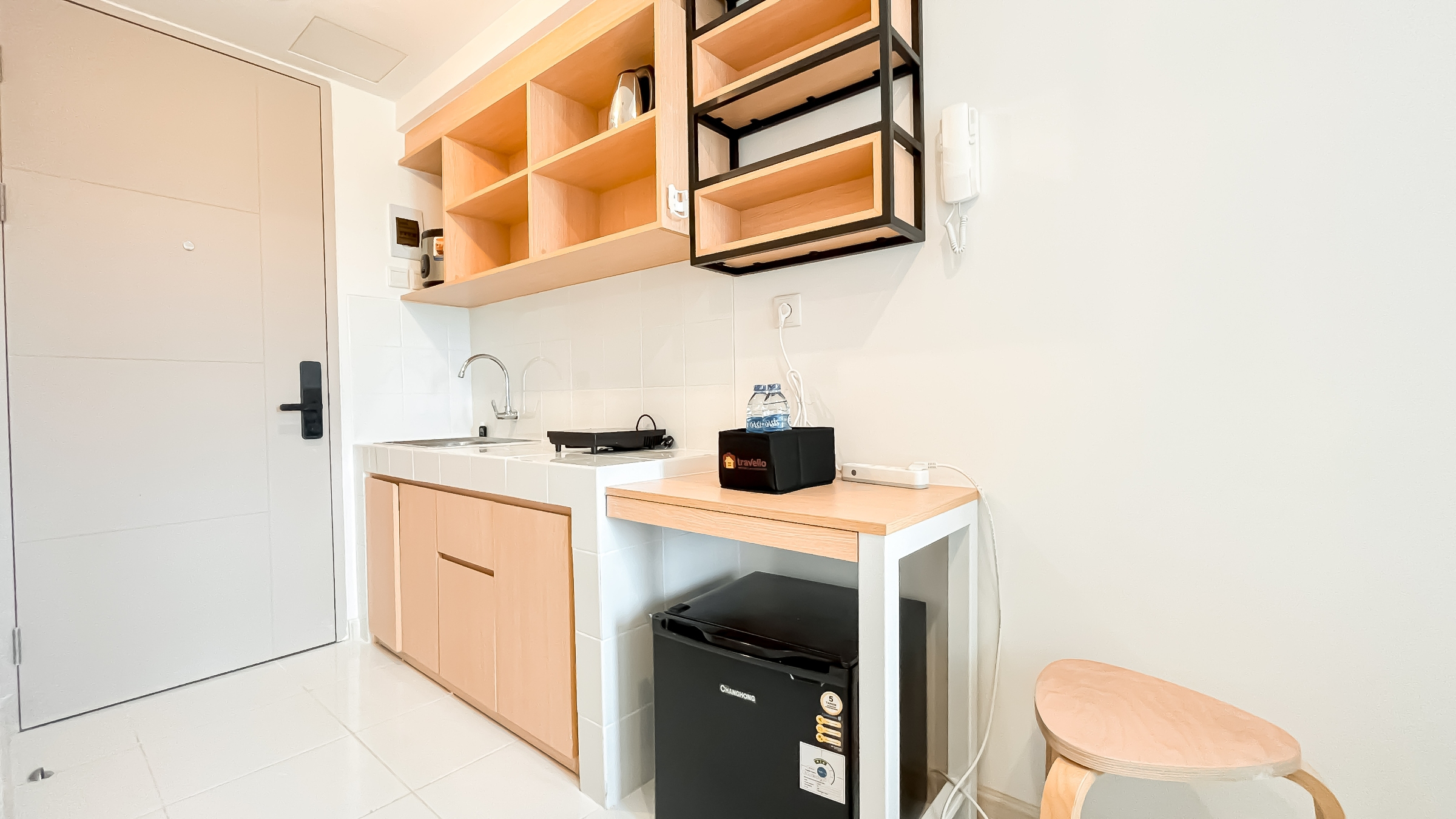 Others 4, Cozy Warm Tone Studio at Tokyo Riverside PIK 2 Apartment By Travelio, Tangerang