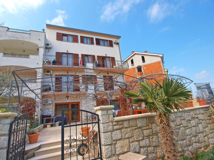 Apartments Elvis 1299, Vrsar