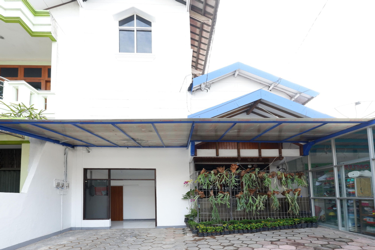 RedDoorz near Mall Ciputra 2, Semarang