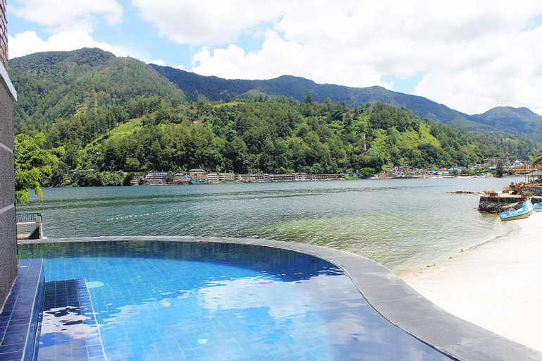Inna Parapat, Toba