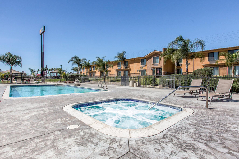 Comfort Inn And Suites Colton, San Bernardino