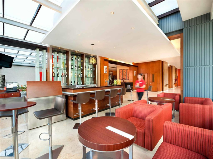 ibis Styles Solo, Solo