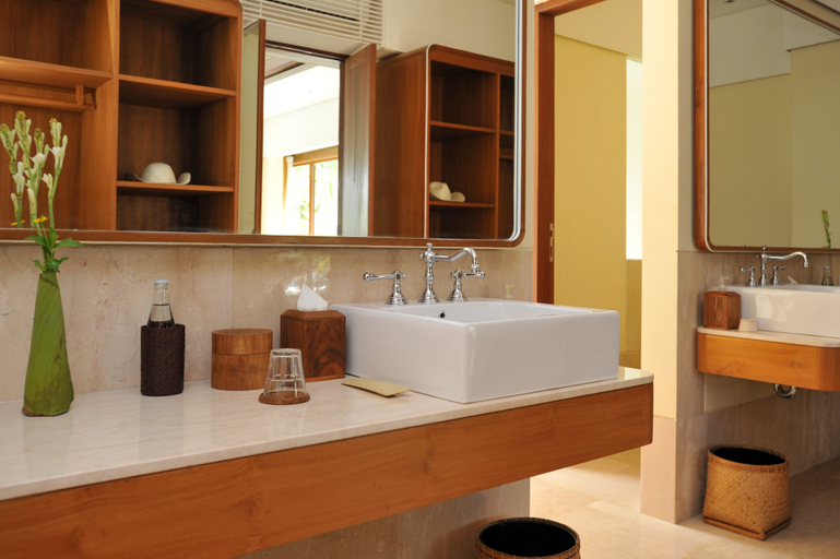 Bathroom 7