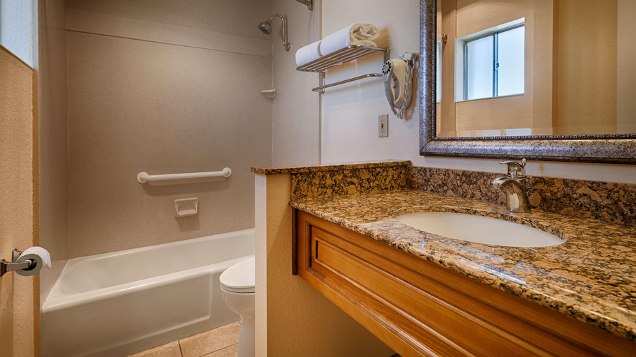 Best Western Plus A Wayfarer's Inn And Suites, Mohave