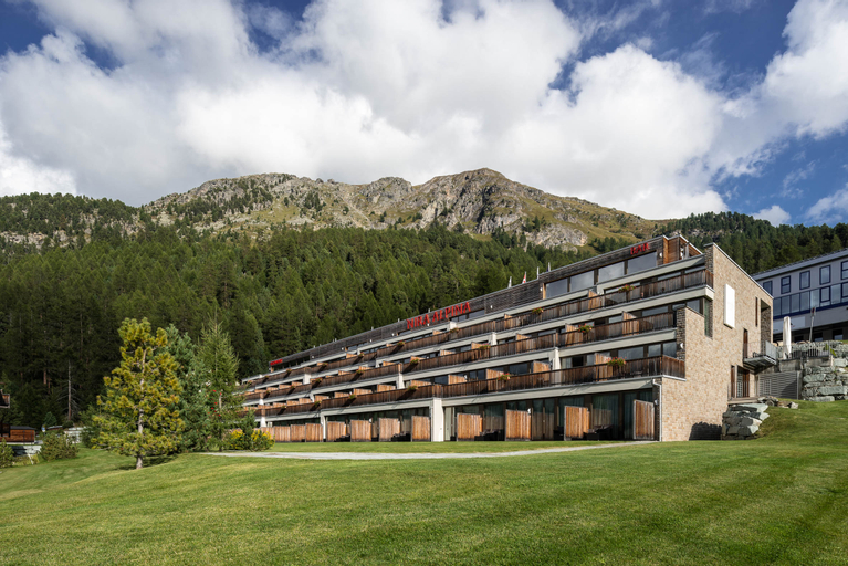 Nira Alpina, Maloja