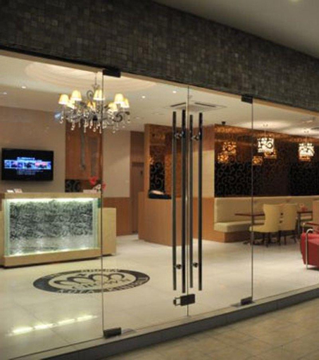 OYO 563 The Crown Borneo Hotel, Kota Kinabalu